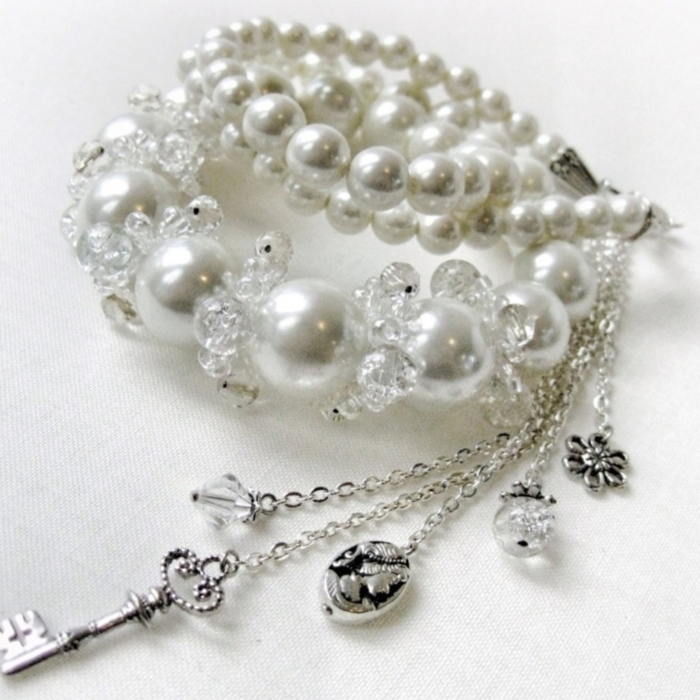 Large Chunky White Pearl Beaded Cluster Front Necklace with Charm Chain Tassel B